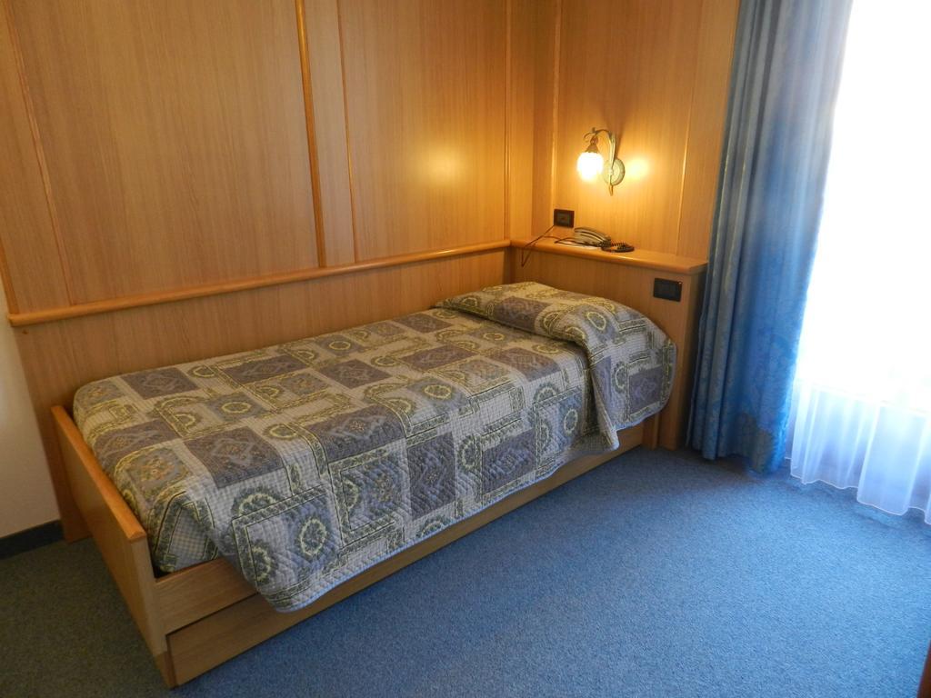 Hotel Stella Alpina Moena Habitación foto